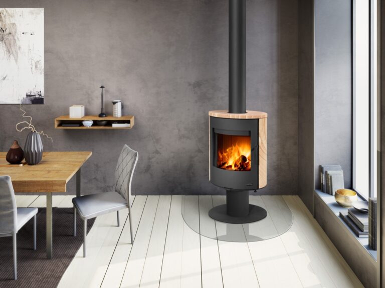 Kaminska peč na drva EVORA T 07 - obloga iz naravnega kamna