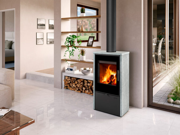 Kaminska peč na drva LAREDO F - obloga iz naravnega kamna