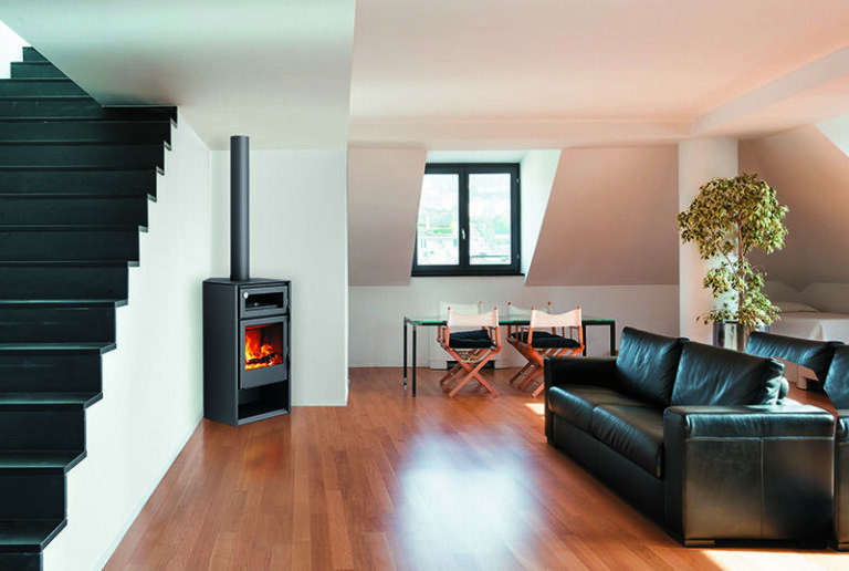 Kaminska peč na drva Hermes Vogalni